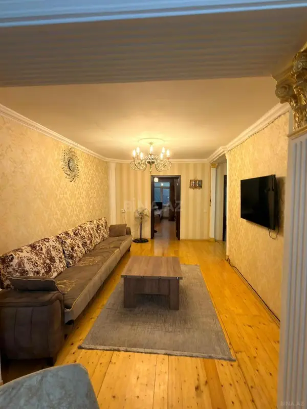 Satılır 3 otaqlı mənzil 117 m²