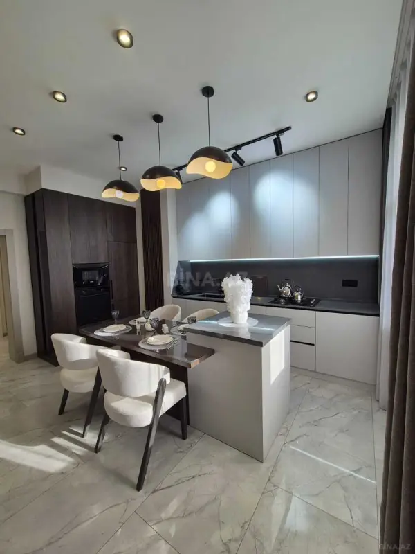 Kirayə verilir 3 otaqlı mənzil 118 m²