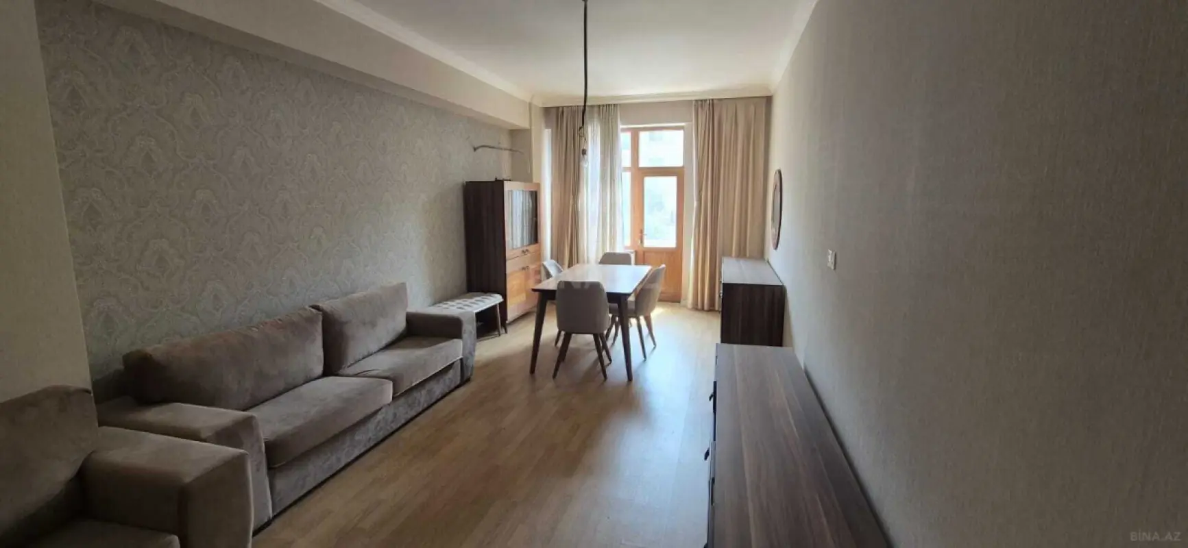 Satılır 3 otaqlı mənzil 137 m²