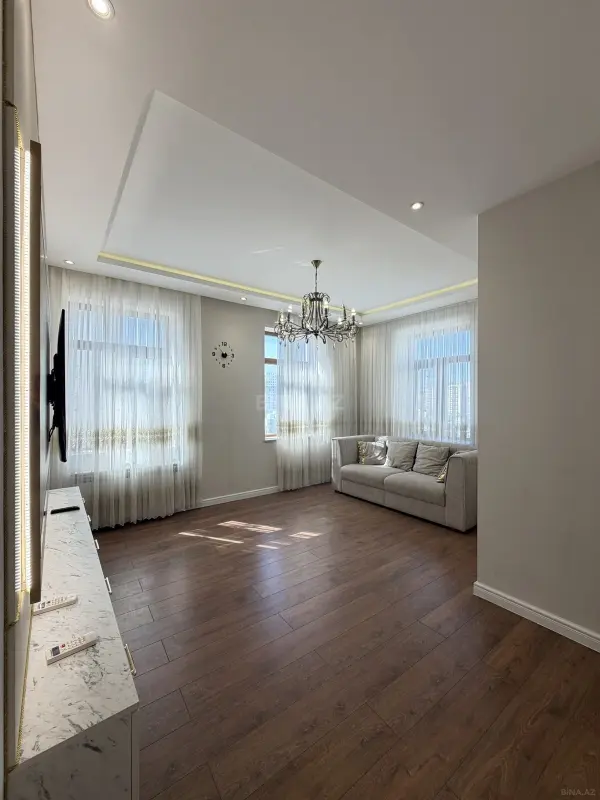 Kirayə verilir 4 otaqlı mənzil 150 m²
