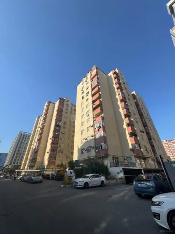 Satılır 2 otaqlı mənzil 81 m²