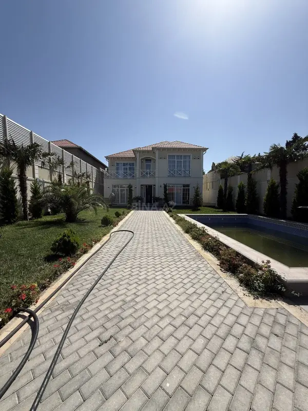 Satılır 5 otaqlı həyət evi 300 m²