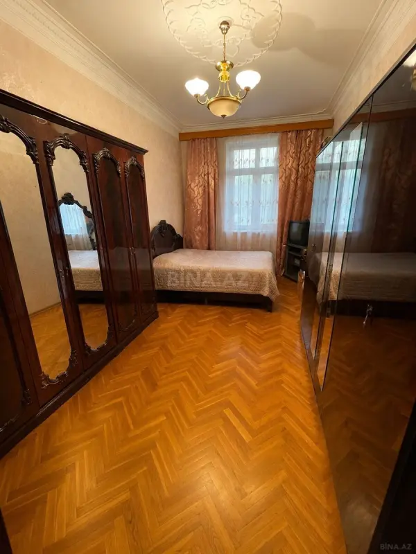 Satılır 4 otaqlı mənzil 100 m²