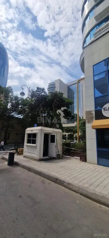 Satılır 3 otaqlı mənzil 125 m²