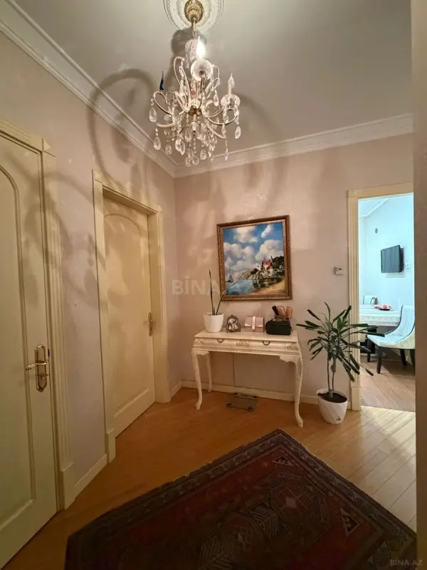 Satılır 2 otaqlı mənzil 80 m²