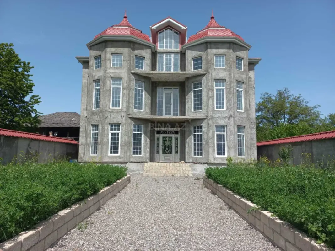 Satılır 7 otaqlı həyət evi 460 m²