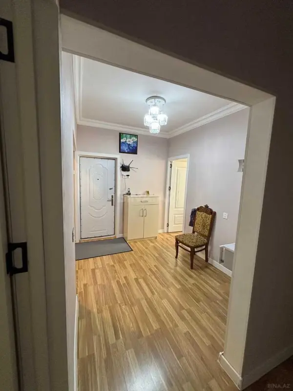 Satılır 4 otaqlı mənzil 110 m²