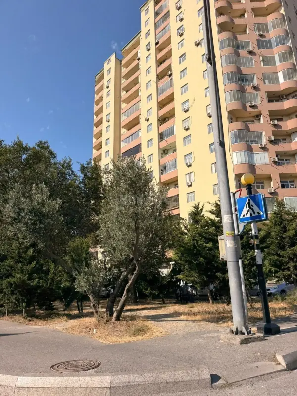 Satılır 3 otaqlı mənzil 120 m²
