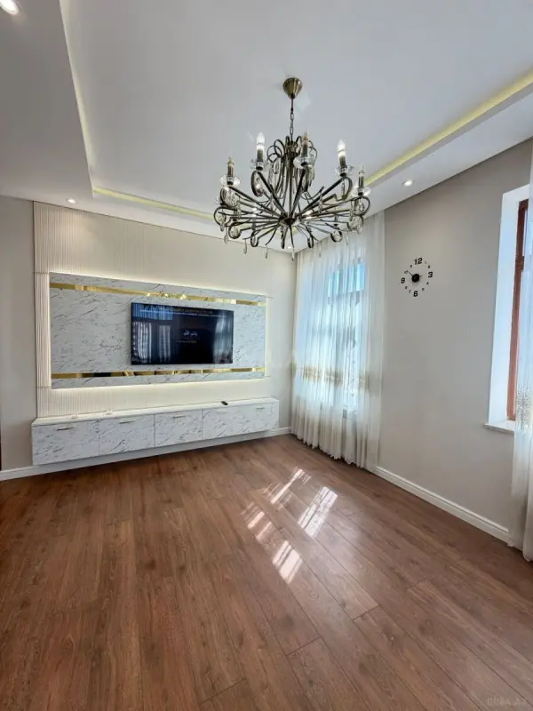 Kirayə verilir 4 otaqlı mənzil 155 m²