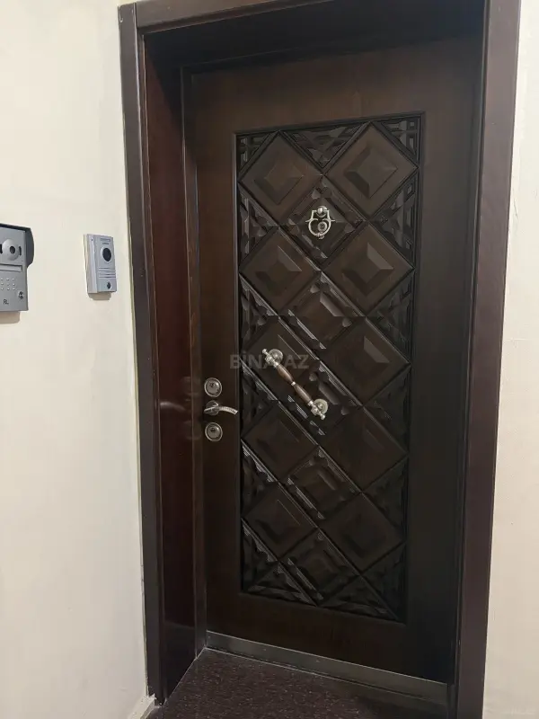 Satılır 3 otaqlı mənzil 138 m²