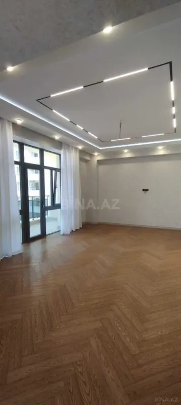 Satılır 3 otaqlı mənzil 140 m²