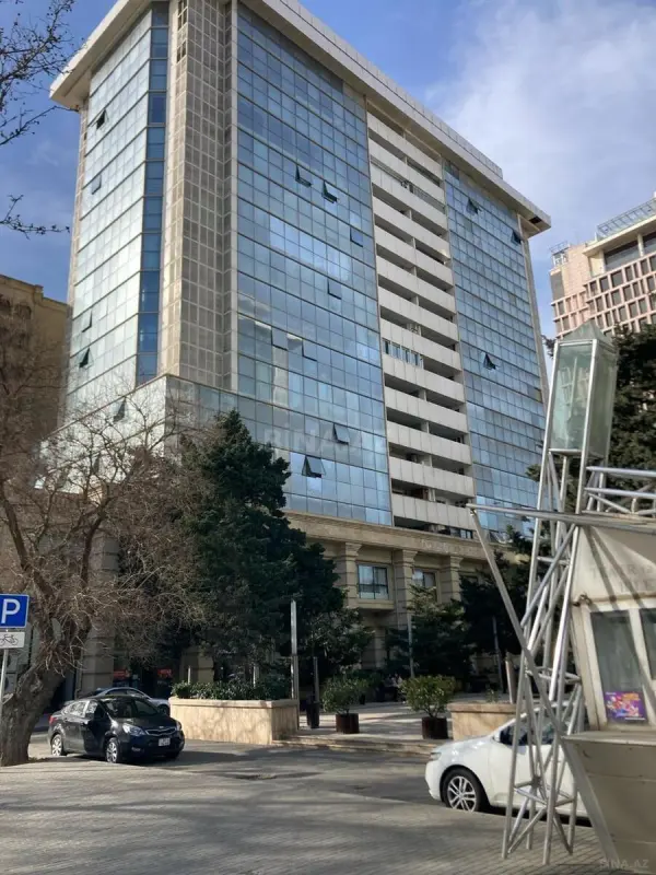 Satılır 3 otaqlı mənzil 125 m²