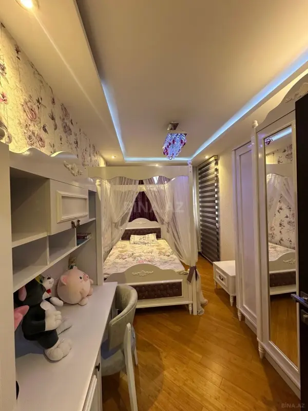 Kirayə verilir 4 otaqlı mənzil 153 m²
