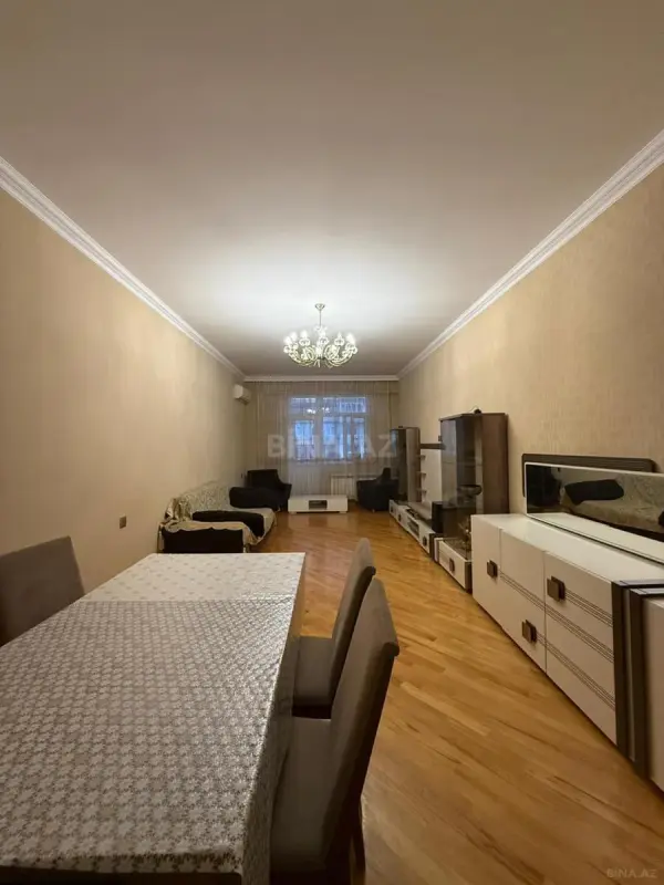 Kirayə verilir 3 otaqlı mənzil 135 m²