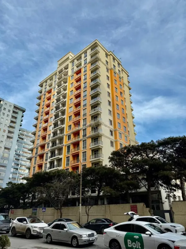 Satılır 2 otaqlı mənzil 78.6 m²