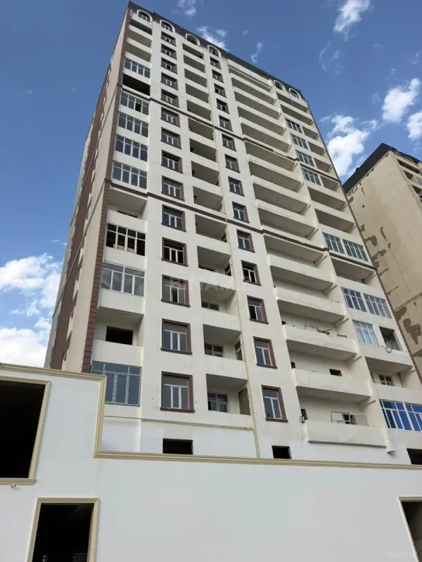 Satılır 3 otaqlı mənzil 80.8 m²