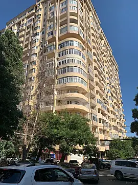 Kirayə verilir 4 otaqlı mənzil 200 m² — Bakı, Nizami 4 otaq 200.00 m²