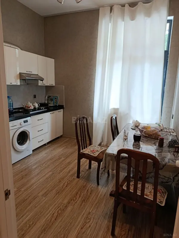 Satılır 2 otaqlı mənzil 83 m²