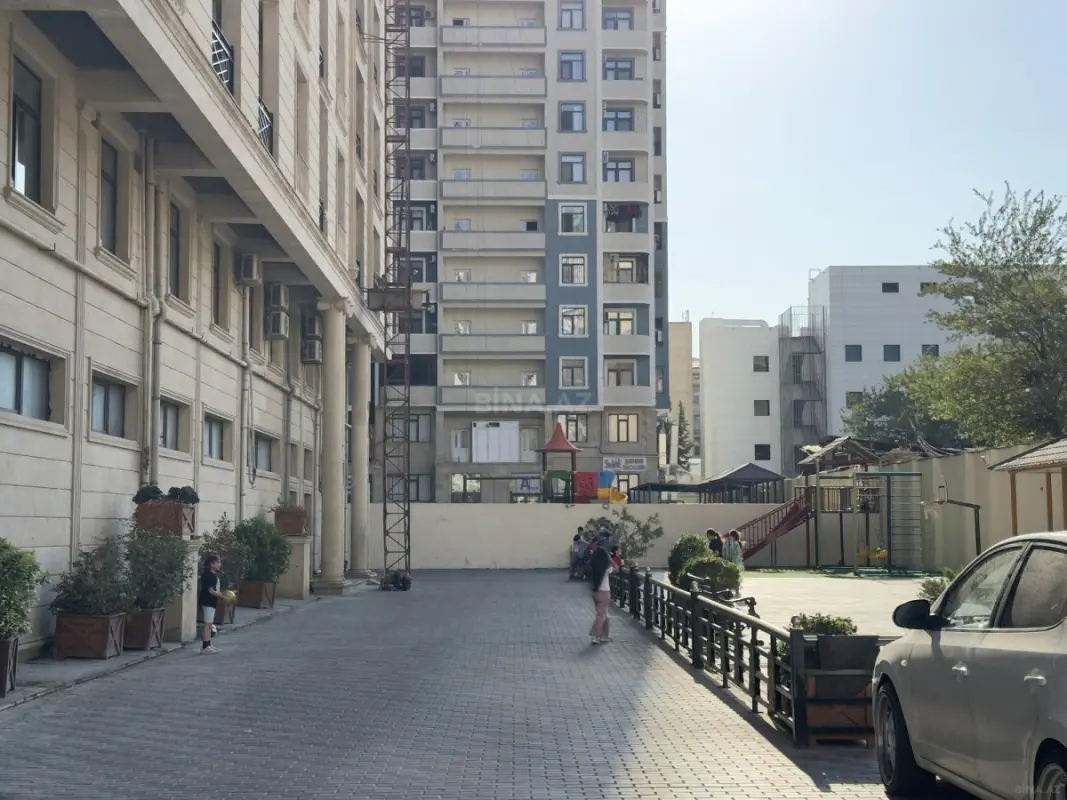 Satılır 3 otaqlı mənzil 217 m²