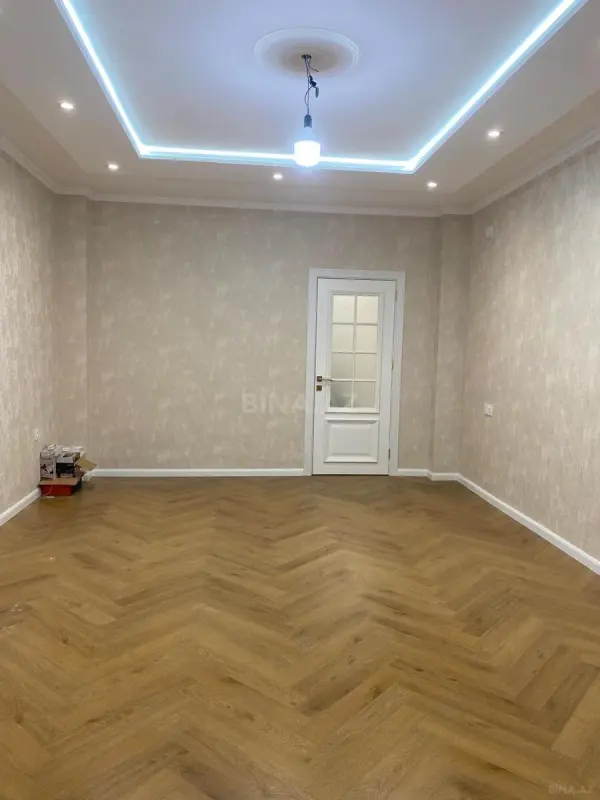 Satılır 2 otaqlı mənzil 92 m²