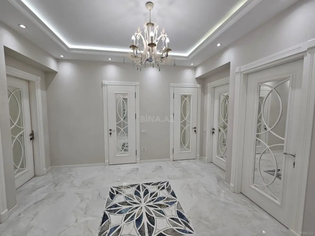 Satılır 3 otaqlı mənzil 110 m²