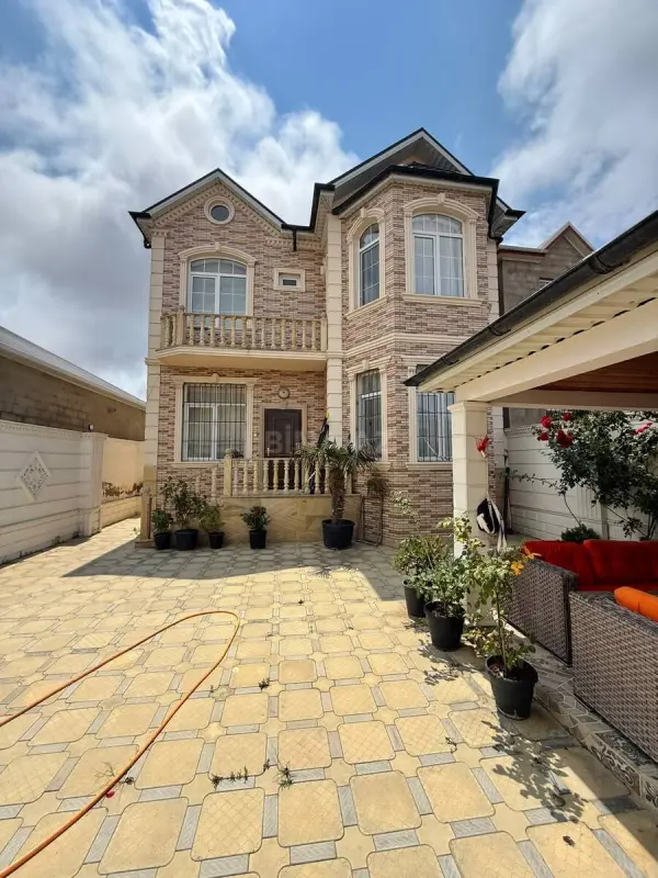 Satılır 4 otaqlı həyət evi 160 m²