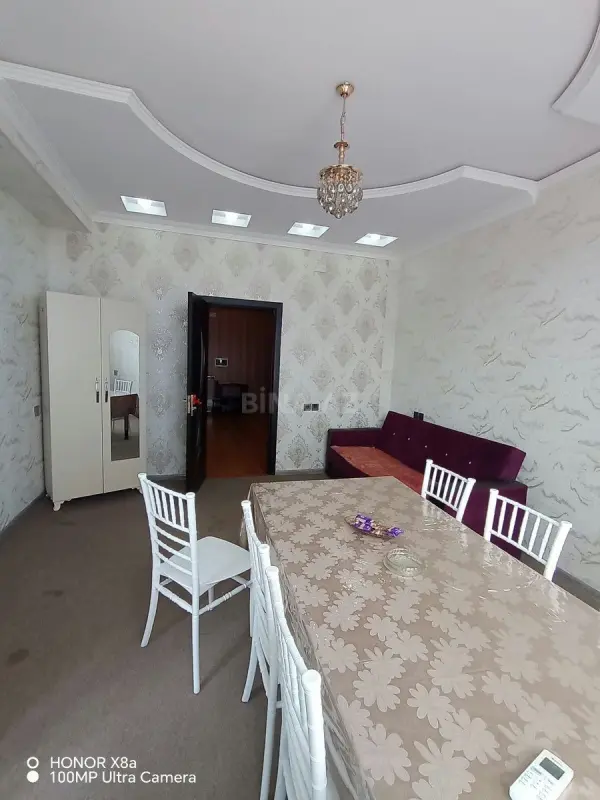 Kirayə verilir 3 otaqlı mənzil 130 m²