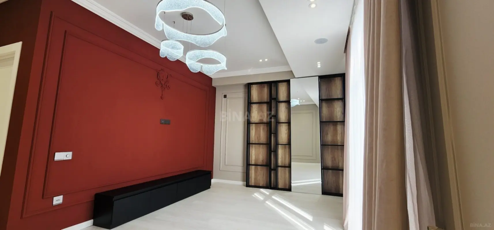 Satılır 2 otaqlı mənzil 77 m²