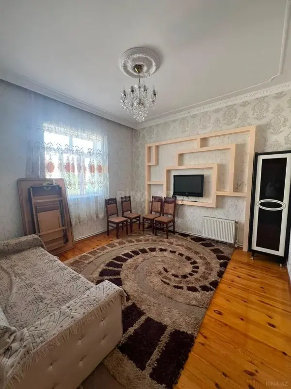 Kirayə verilir 7 otaqlı həyət evi 250 m²