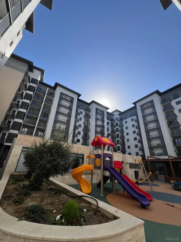 Satılır 3 otaqlı mənzil 141 m²