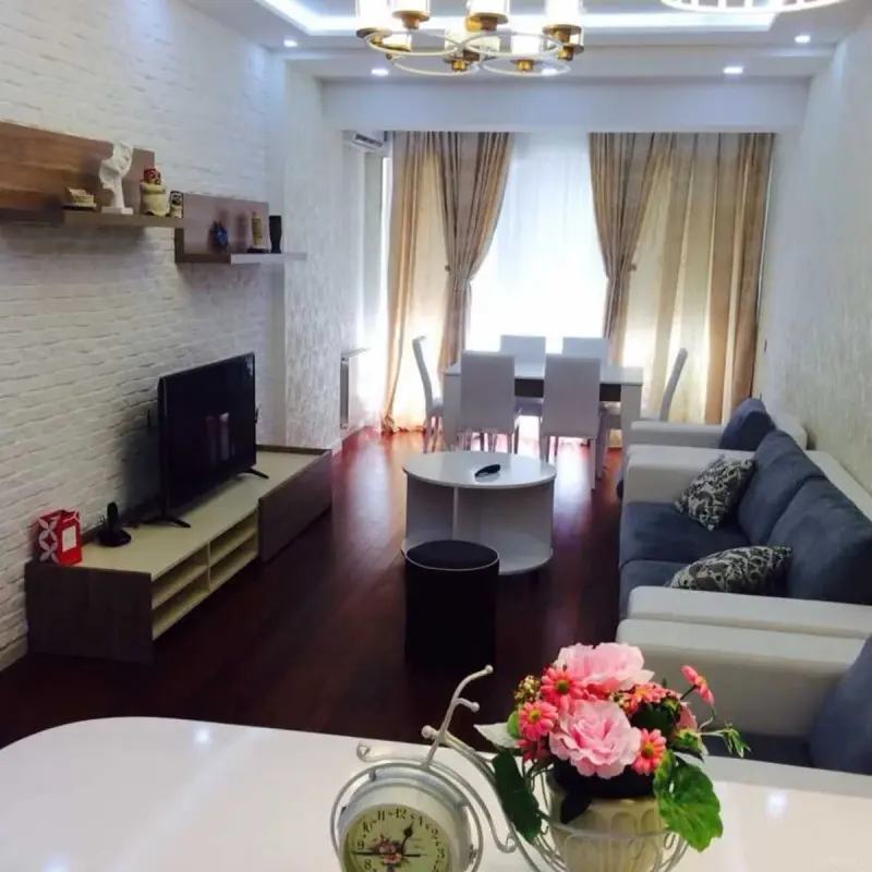 Kirayə verilir 3 otaqlı mənzil 120 m²