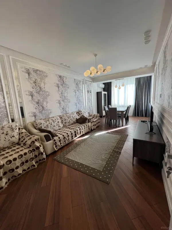 Kirayə verilir 2 otaqlı mənzil 63 m²