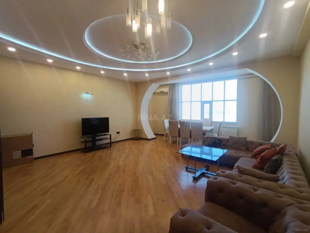 Kirayə verilir 3 otaqlı mənzil 160 m²