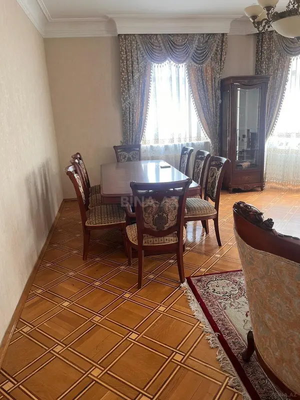 Kirayə verilir 3 otaqlı mənzil 170 m²