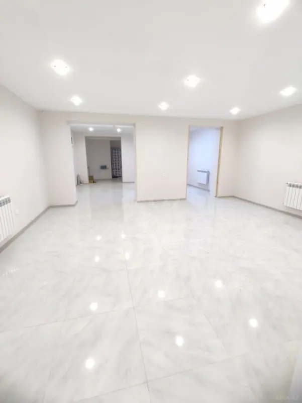 Kirayə verilir obyekt 105 m²