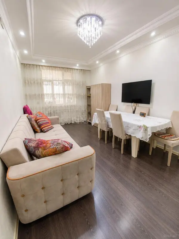 Satılır 4 otaqlı mənzil 110 m²