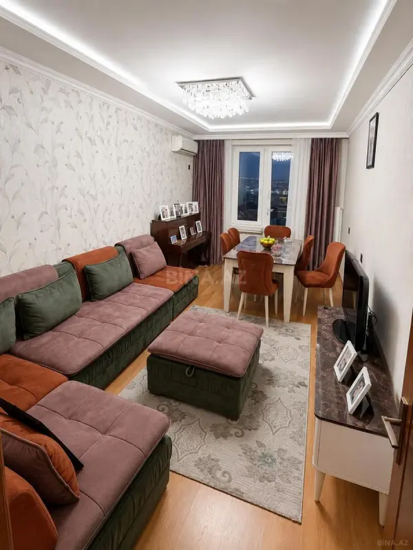 Satılır 4 otaqlı mənzil 120 m²