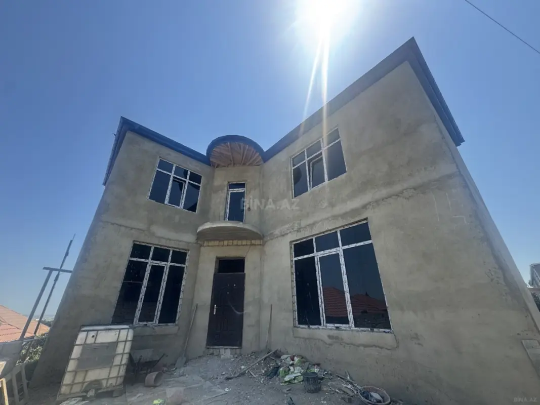 Satılır 5 otaqlı həyət evi 140 m²