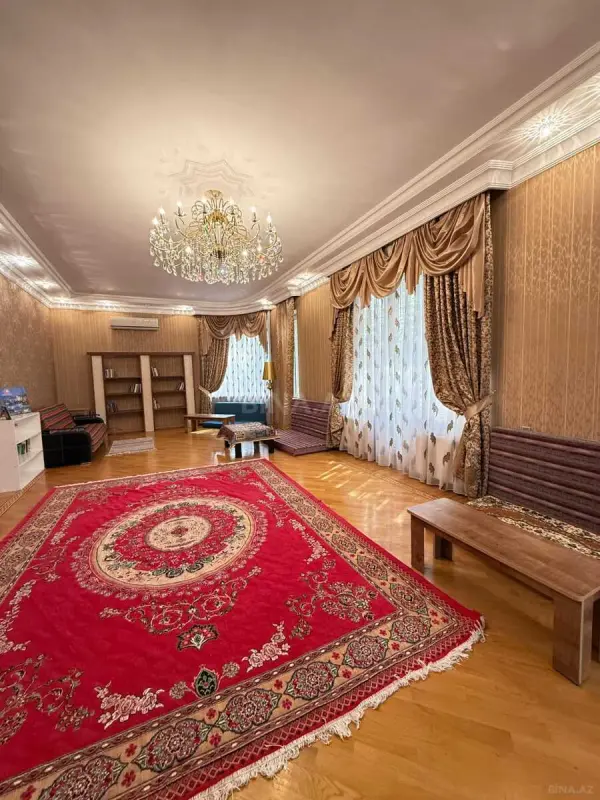 Kirayə verilir 7 otaqlı mənzil 300 m²
