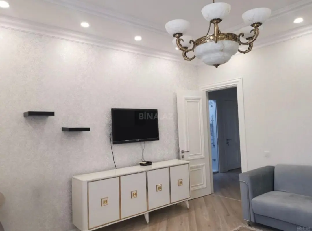 Kirayə verilir 2 otaqlı mənzil 70 m²