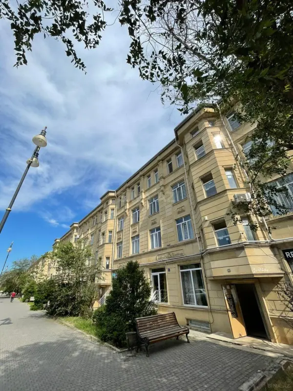 Satılır obyekt 511 m²