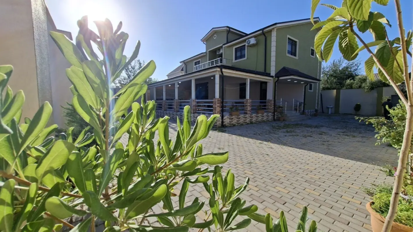 Satılır 6 otaqlı həyət evi 210 m²