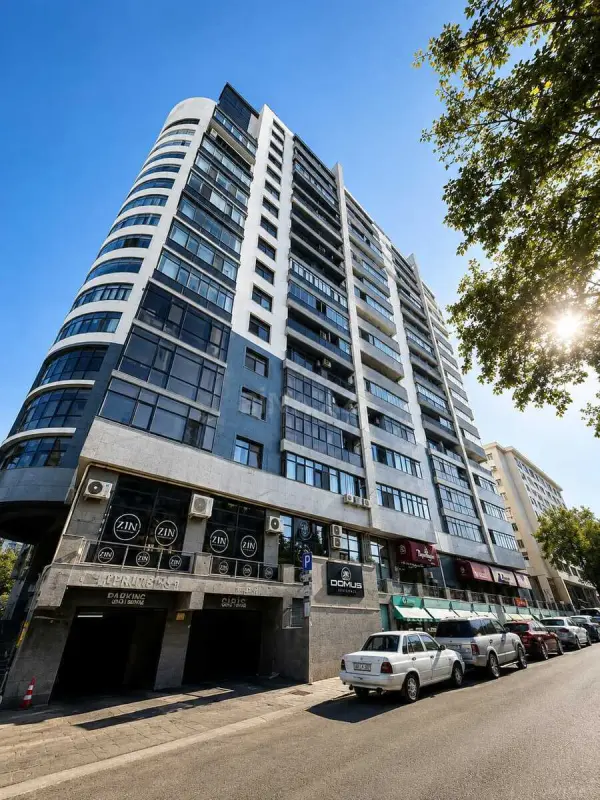 Satılır 7 otaqlı mənzil 800 m²