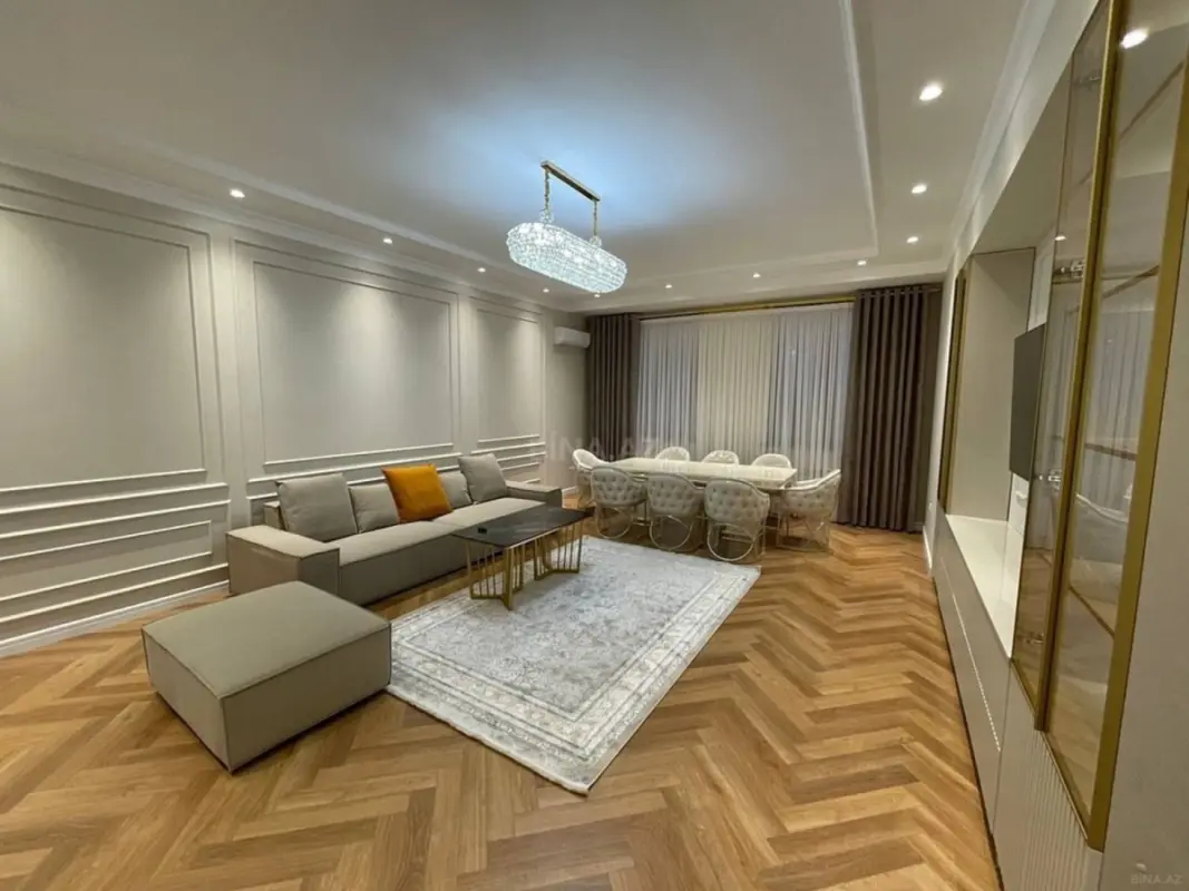 Kirayə verilir 4 otaqlı mənzil 180 m²