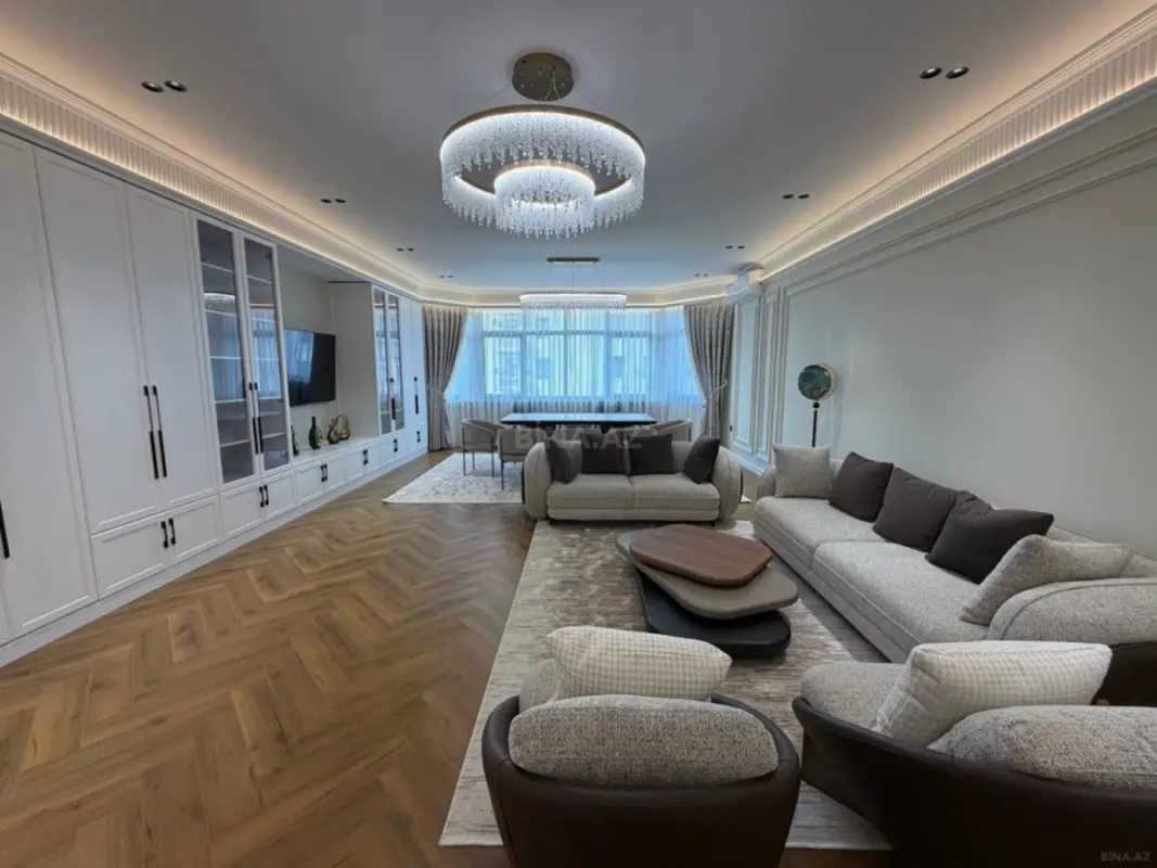 Kirayə verilir 4 otaqlı mənzil 190 m²