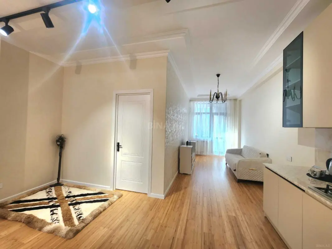 Kirayə verilir 2 otaqlı mənzil 75 m²