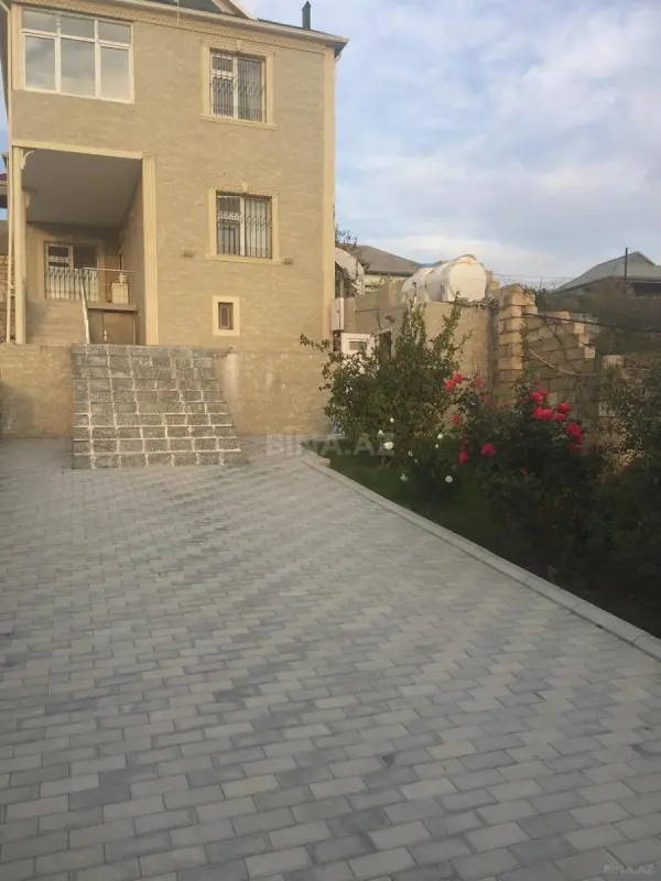 Satılır 4 otaqlı həyət evi 170 m²