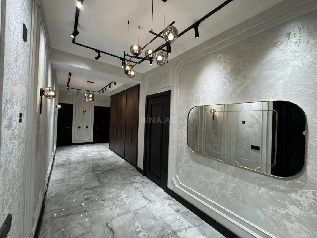 Satılır 3 otaqlı mənzil 138 m²