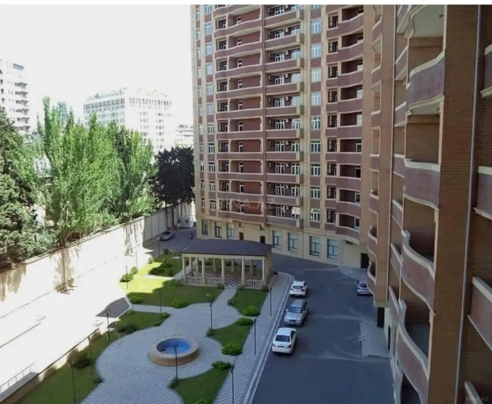 Satılır 2 otaqlı mənzil 110 m²