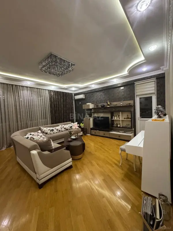 Satılır 3 otaqlı mənzil 124 m²